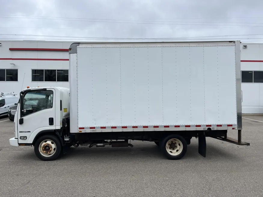 2015 Isuzu NPR | Photo 2 of 18