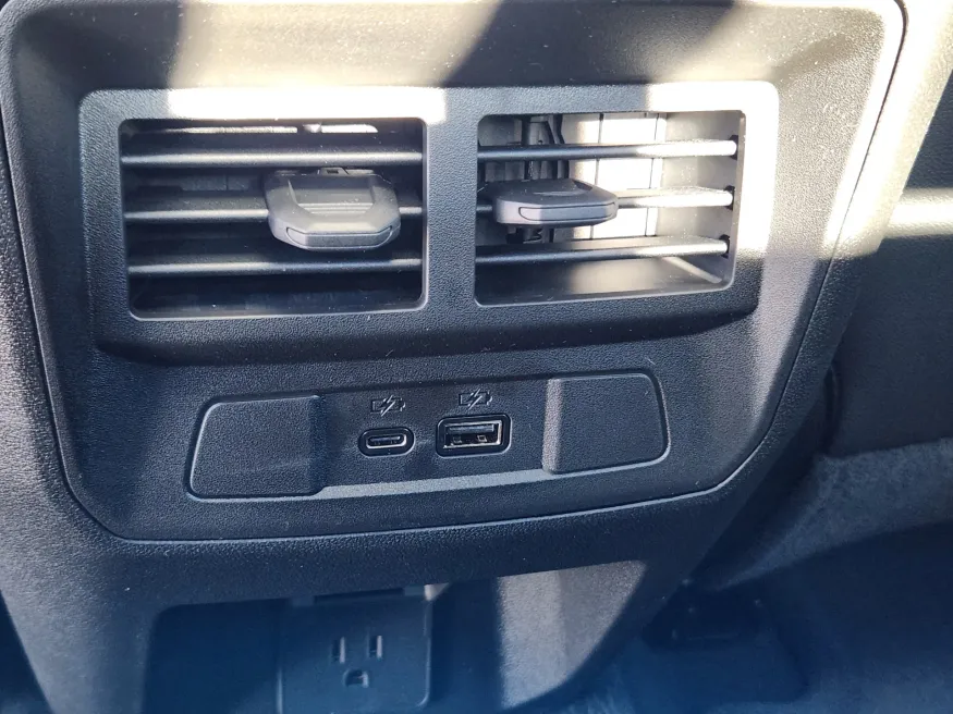 2026 GMC Canyon 4WD Elevation | Photo 17 of 20