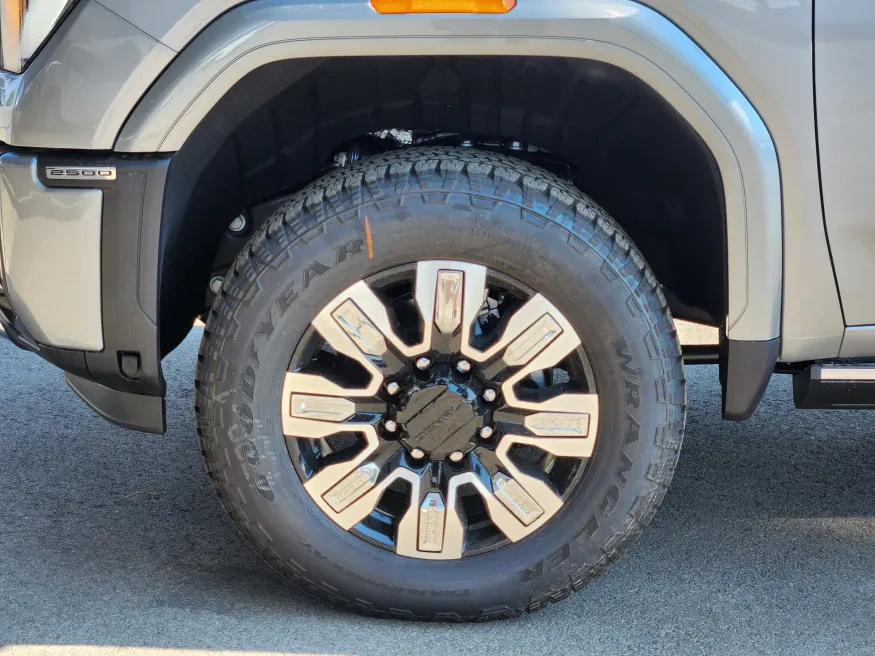 2026 GMC Sierra 2500HD Denali | Photo 22 of 31