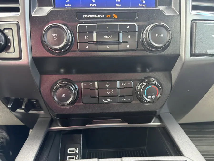 2020 Ford F-150 Lariat | Photo 17 of 20