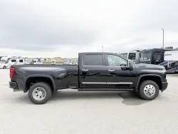 2025 Chevrolet Silverado 3500HD High Country | Thumbnail Photo 16 of 23