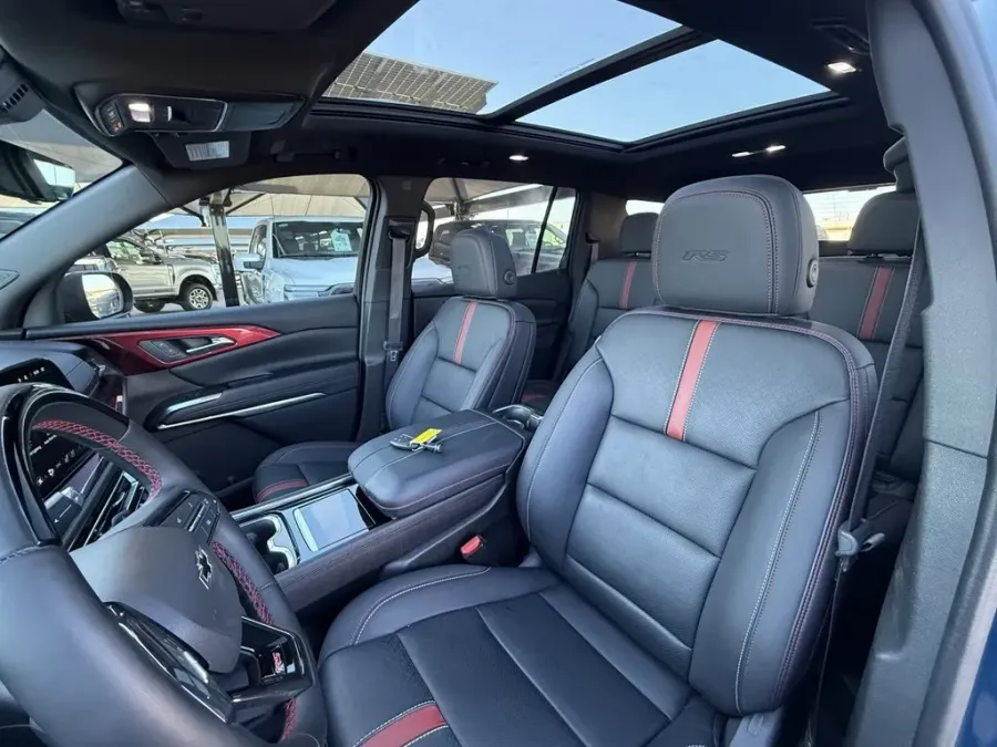 2024 Chevrolet Traverse | Photo 22 of 28