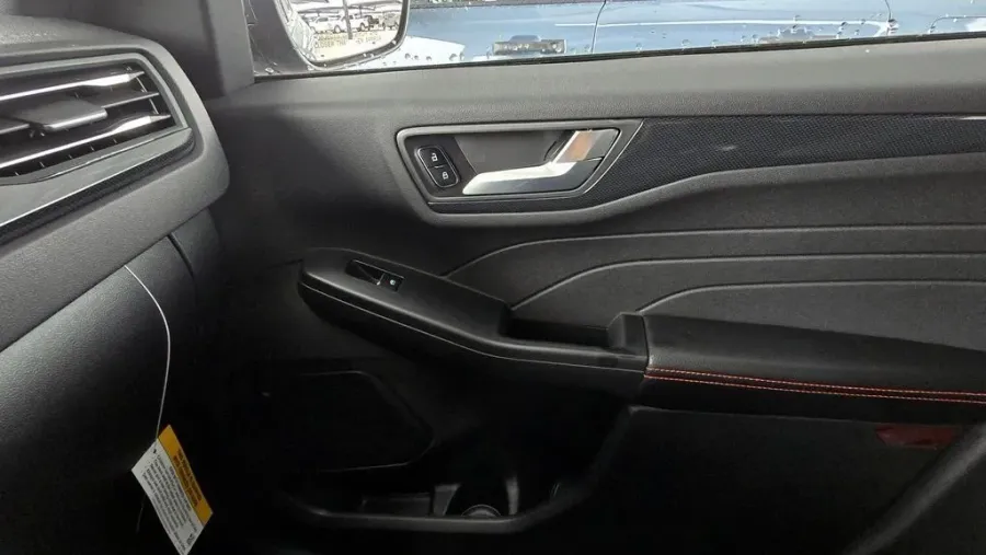 2026 Ford Escape | Photo 27 of 30