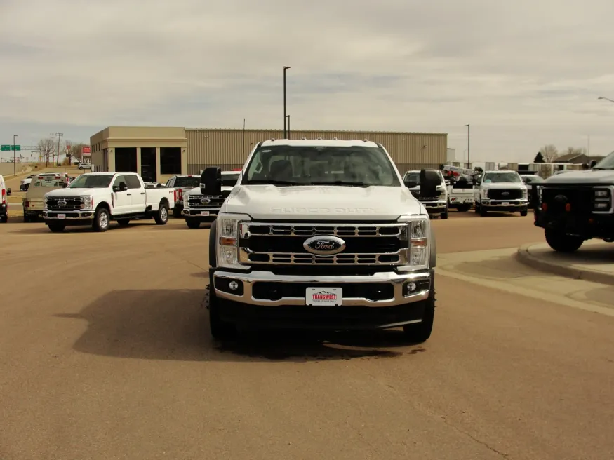 2026 Ford Super Duty F-550 | Photo 15 of 26