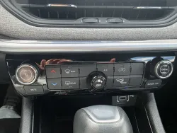 2024 Jeep Compass Latitude | Thumbnail Photo 19 of 21