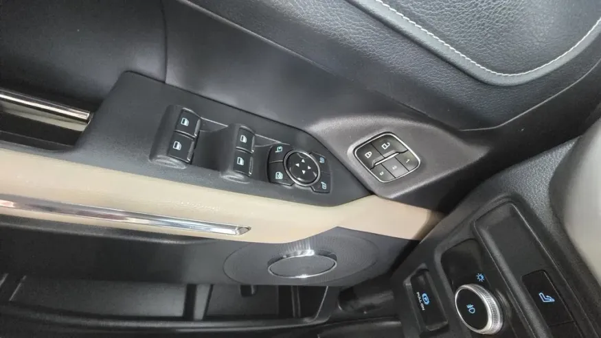 2022 Ford Expedition Max | Photo 14 of 35