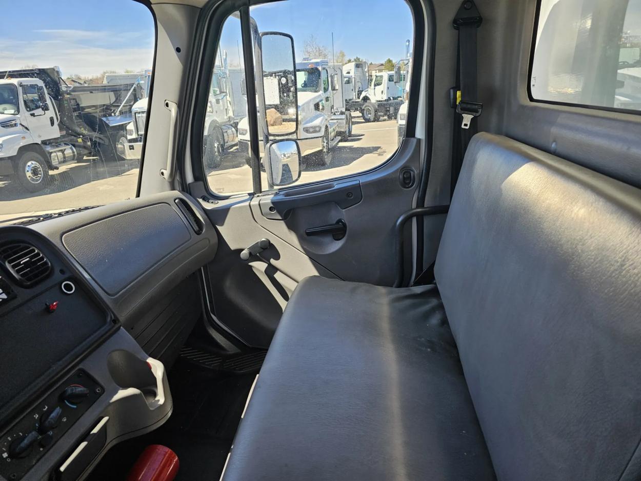 2018 Freightliner M2 106 | Photo 13 of 22