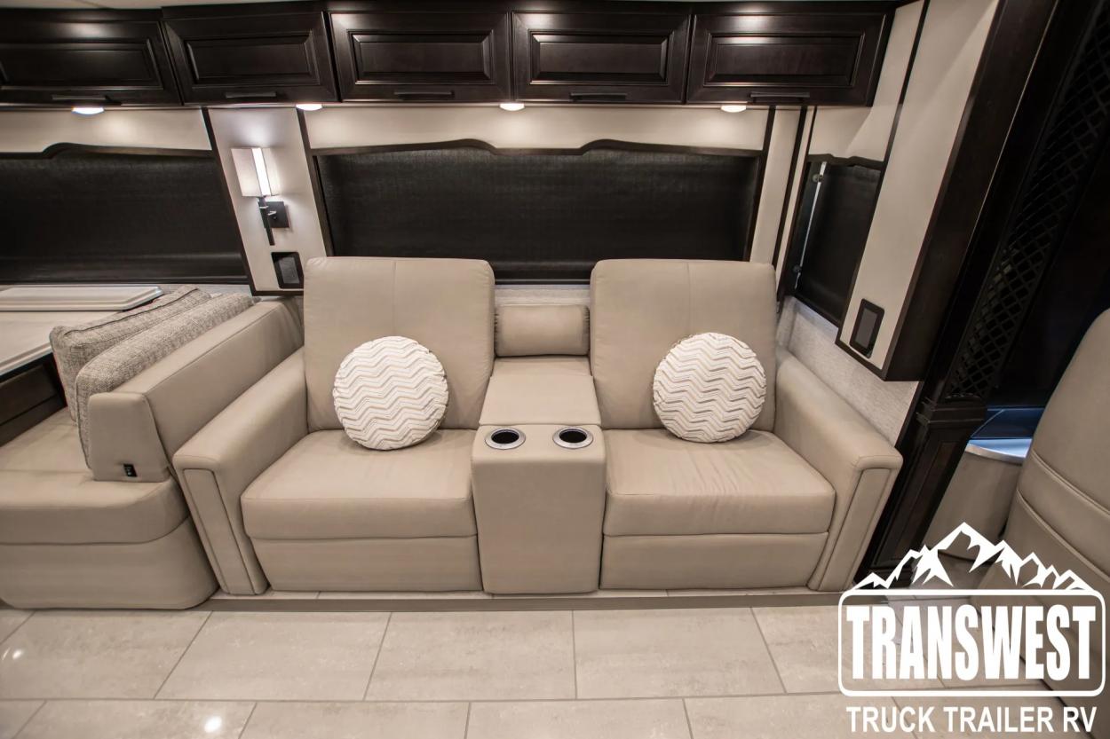2024 Newmar London Aire 4551 | Photo 10 of 34
