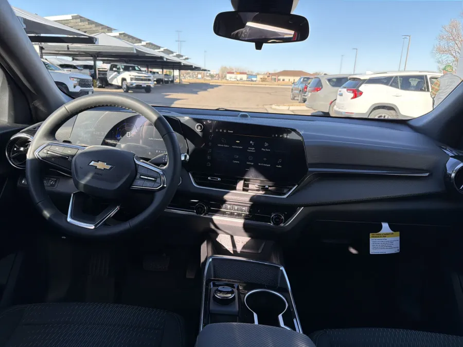 2026 Chevrolet Equinox AWD LT | Photo 10 of 18