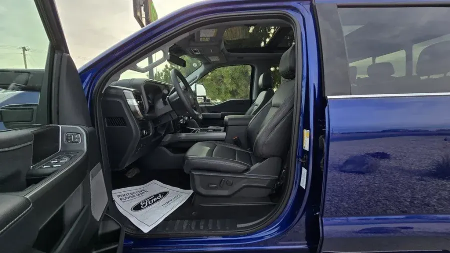 2026 Ford Super Duty F-350 | Photo 18 of 36
