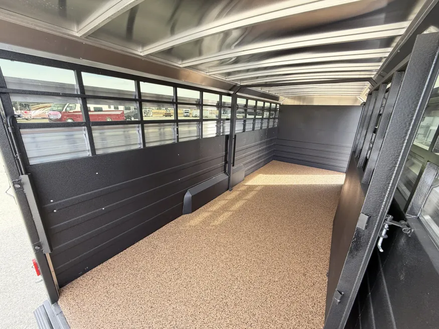 2026 Logan Coach Stock Combo | Photo 14 of 19