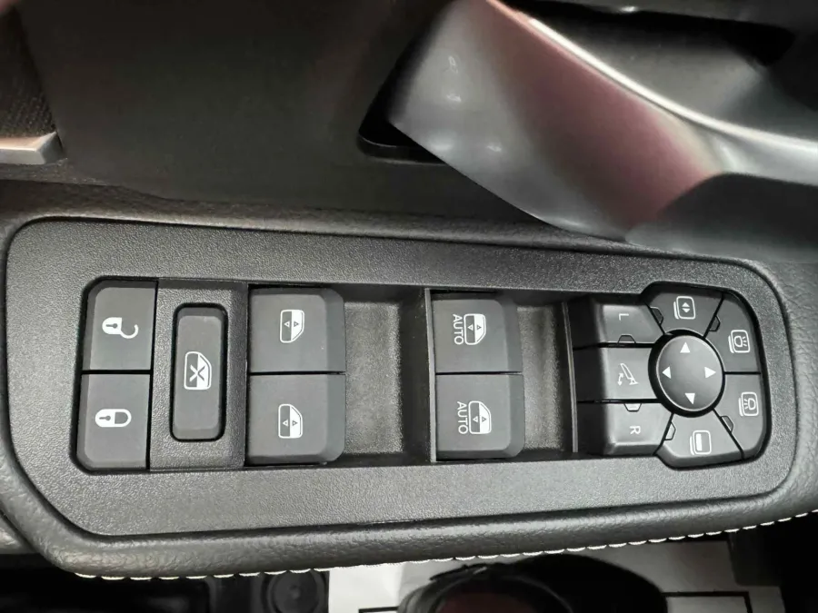 2025 RAM 3500 Big Horn | Photo 15 of 20