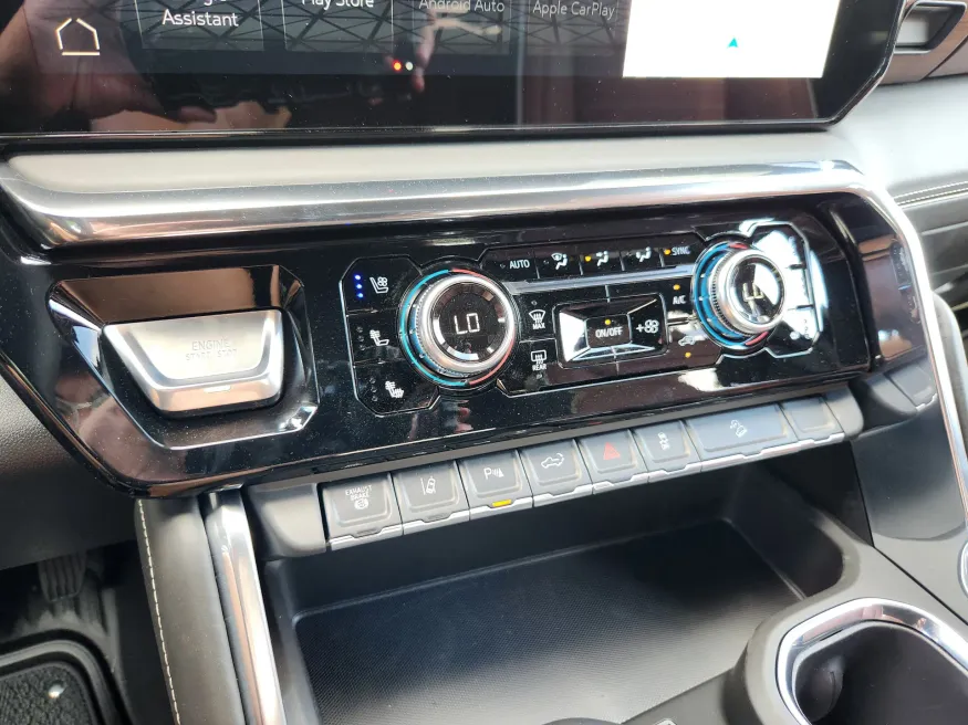 2025 GMC Sierra 2500HD Denali Ultimate | Photo 26 of 31