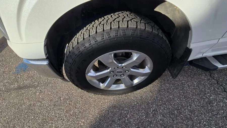 2023 Ford F-150 | Photo 10 of 33