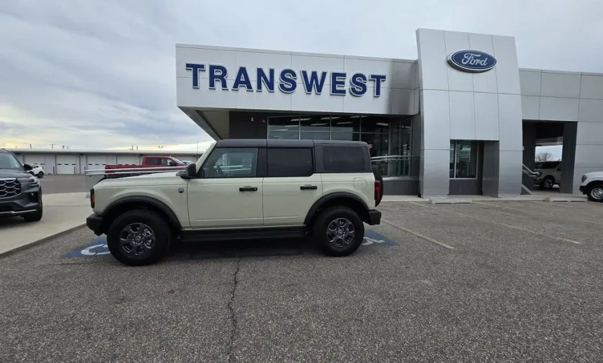 2025 Ford Bronco | Photo 1 of 29