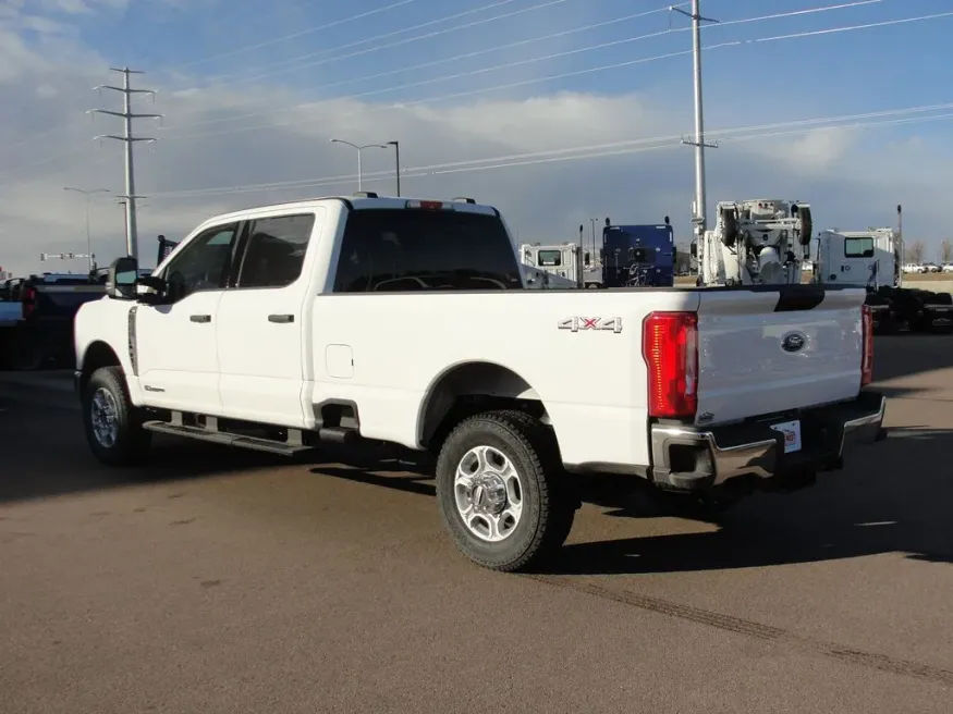 2026 Ford Super Duty F-350 XLT | Photo 4 of 24