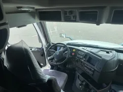 2022 Volvo VNL | Thumbnail Photo 15 of 16