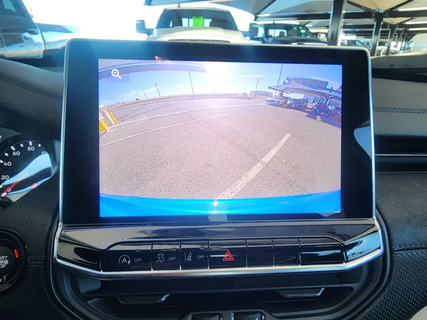 2026 Jeep Compass Latitude | Photo 14 of 19