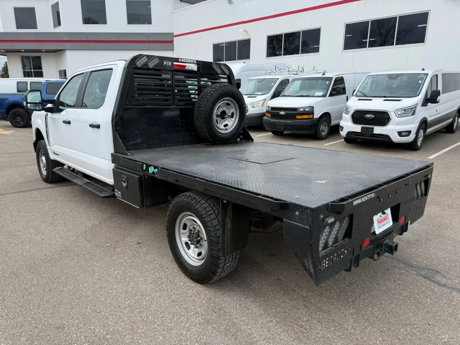 2024 Ford Super Duty F-250 XL | Photo 2 of 20