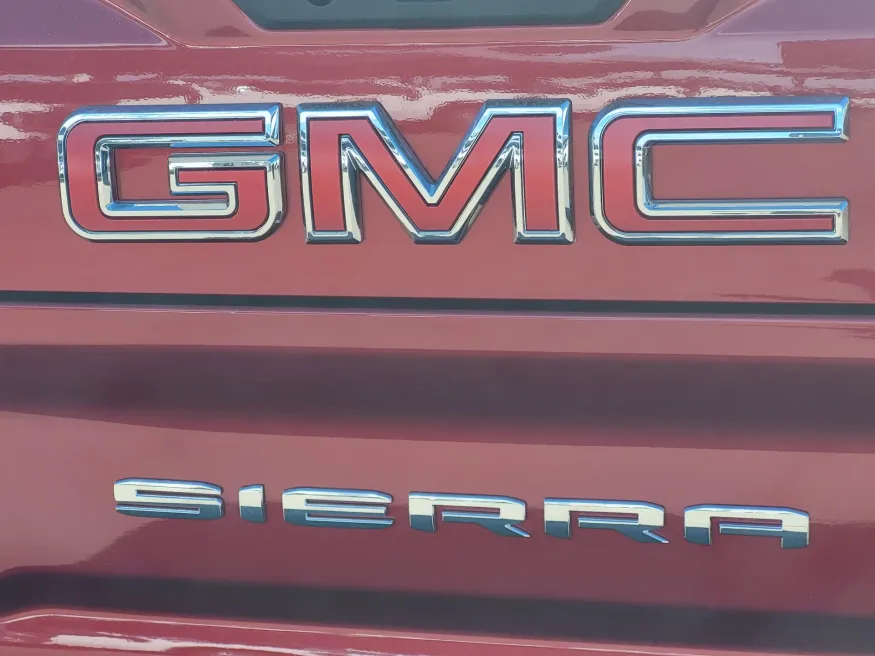 2026 GMC Sierra 2500HD AT4 | Photo 10 of 32