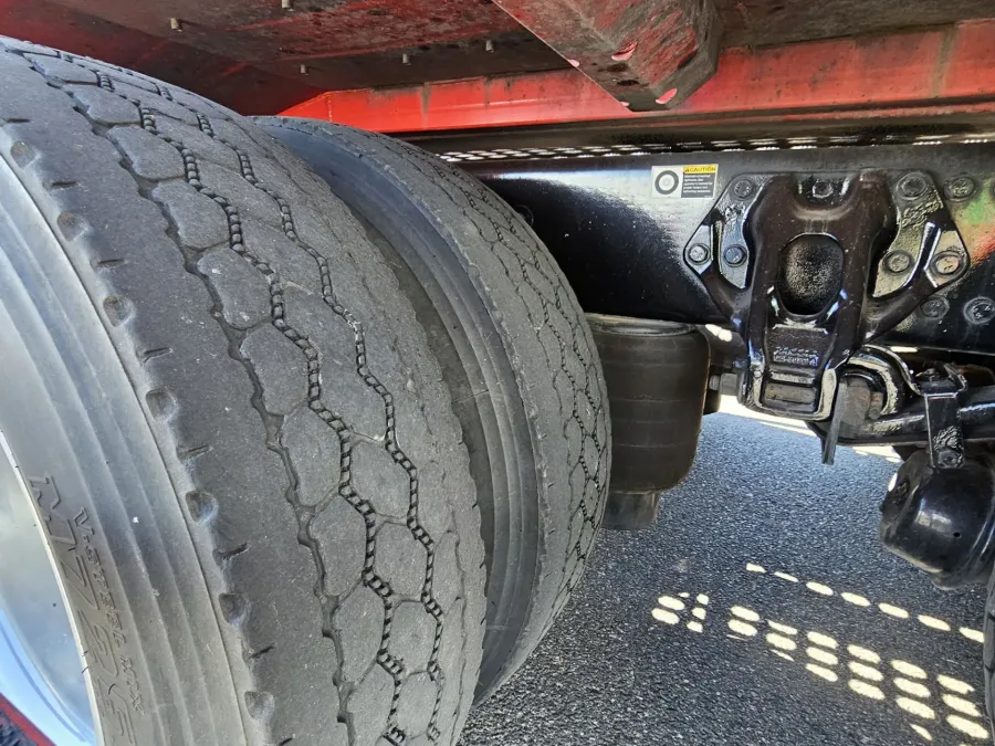2018 Peterbilt 389 | Photo 24 of 35