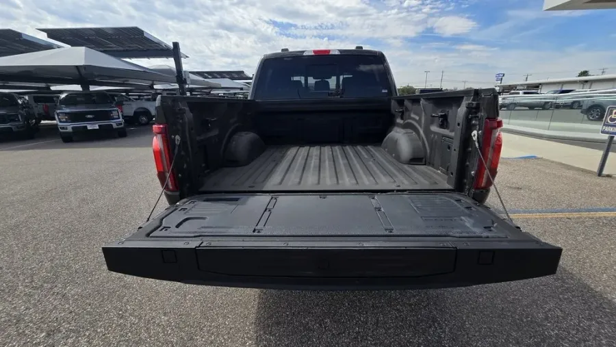 2024 Ford F-150 | Photo 8 of 32