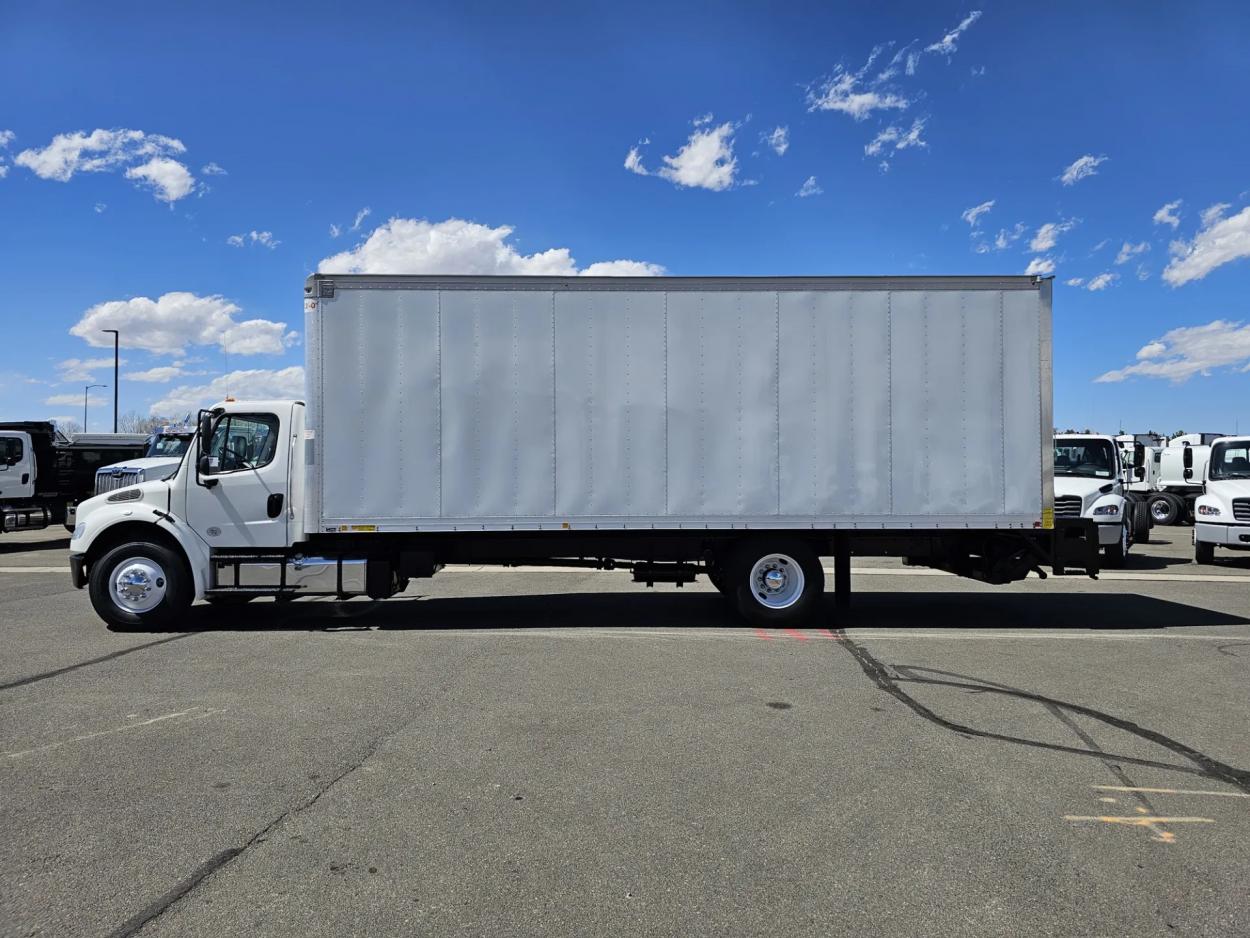 2018 Freightliner M2 106 | Photo 4 of 20