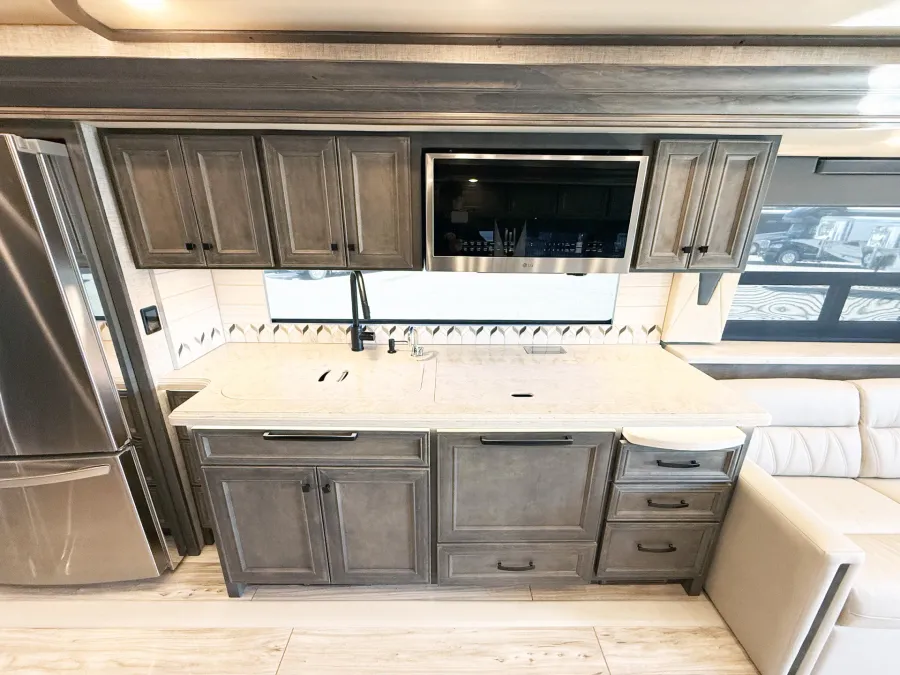 2023 Tiffin Allegro Bus 45FP | Photo 11 of 35