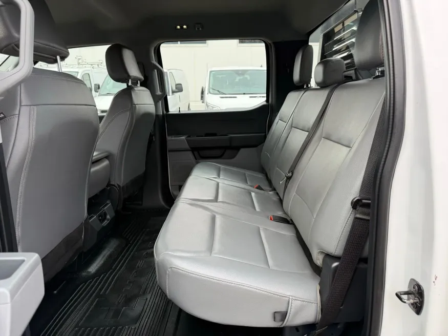 2024 Ford Super Duty F-250 XL | Photo 5 of 20