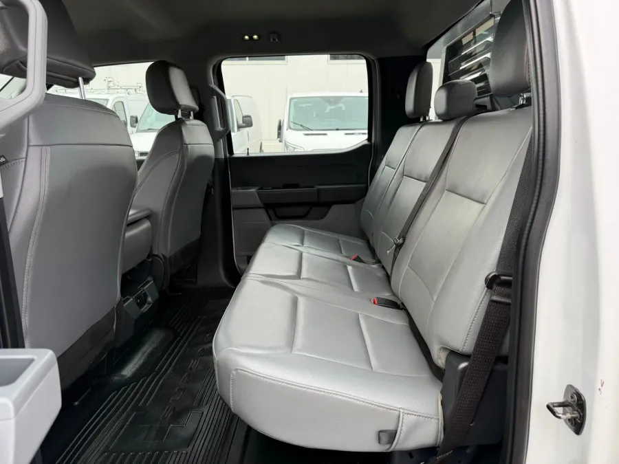2024 Ford Super Duty F-250 XL | Photo 5 of 20