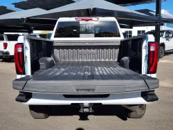 2026 GMC Sierra 2500HD Denali | Thumbnail Photo 15 of 31