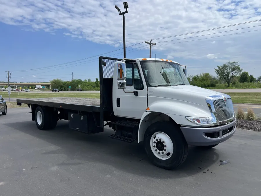 2018 International 4300 | Photo 1 of 11