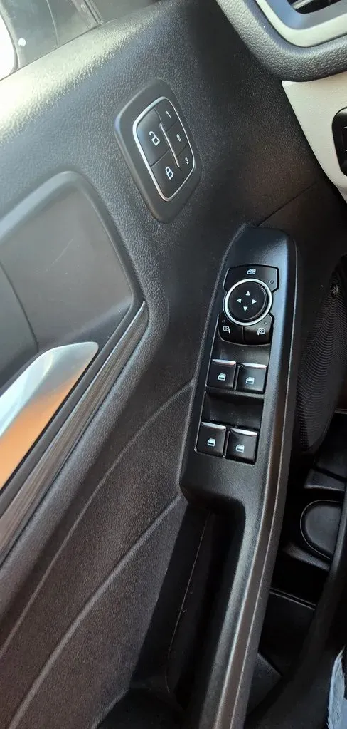 2023 Ford Escape | Photo 13 of 35