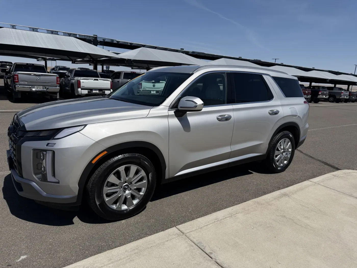 2025 Hyundai Palisade SEL | Photo 3 of 26
