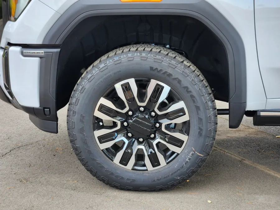 2026 GMC Sierra 2500HD Denali Ultimate | Photo 21 of 31