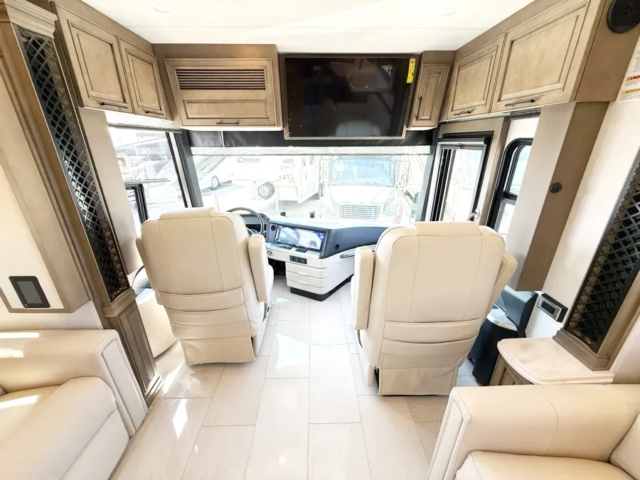 2026 Newmar London Aire 4551 | Photo 6 of 34