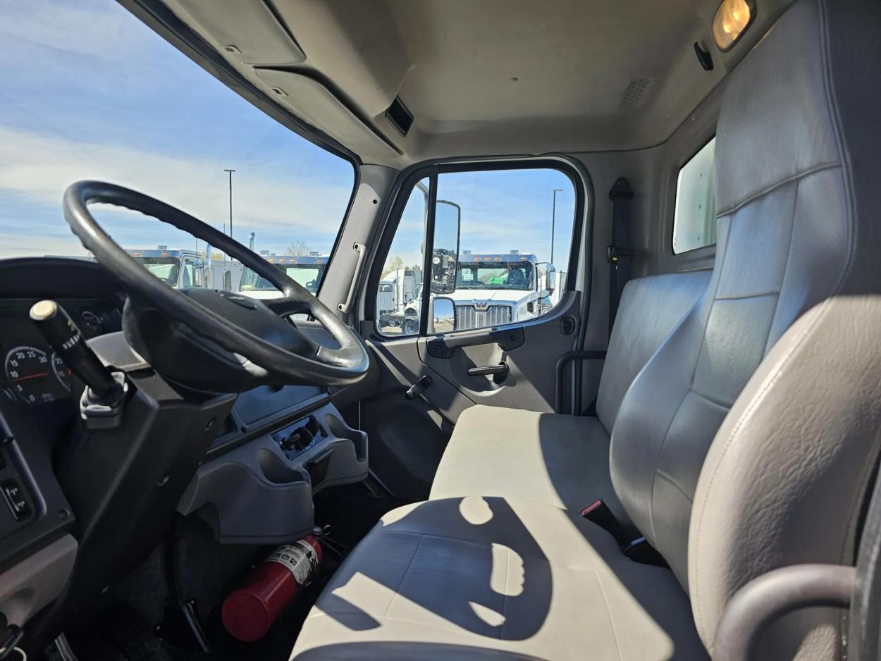 2019 Freightliner M2 106 | Photo 11 of 19