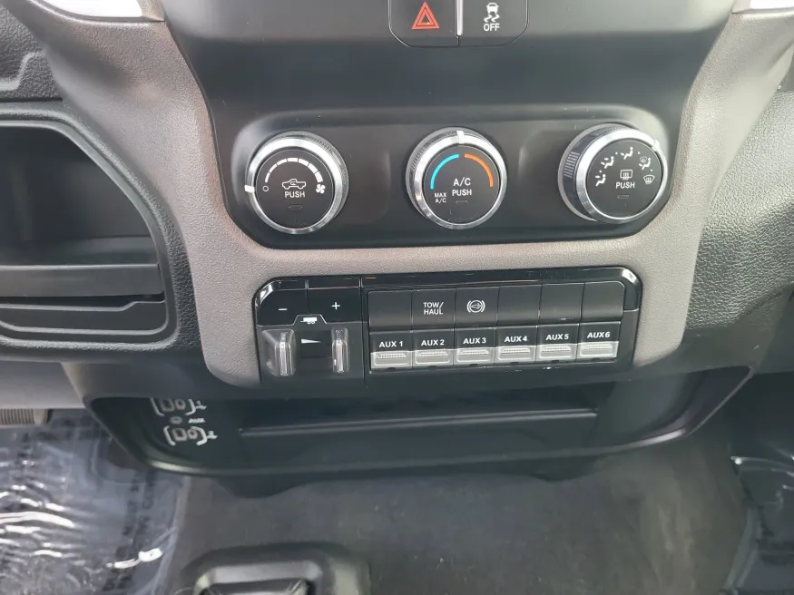 2024 RAM 3500 Chassis Cab SLT | Photo 16 of 22