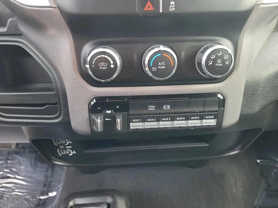 2024 RAM 3500 Chassis Cab SLT | Photo 16 of 22