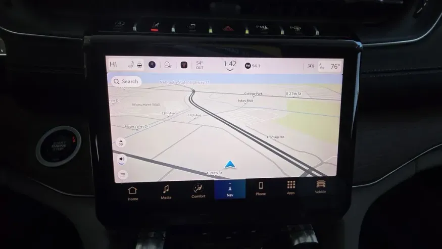 2022 Jeep Grand Cherokee L | Photo 23 of 36