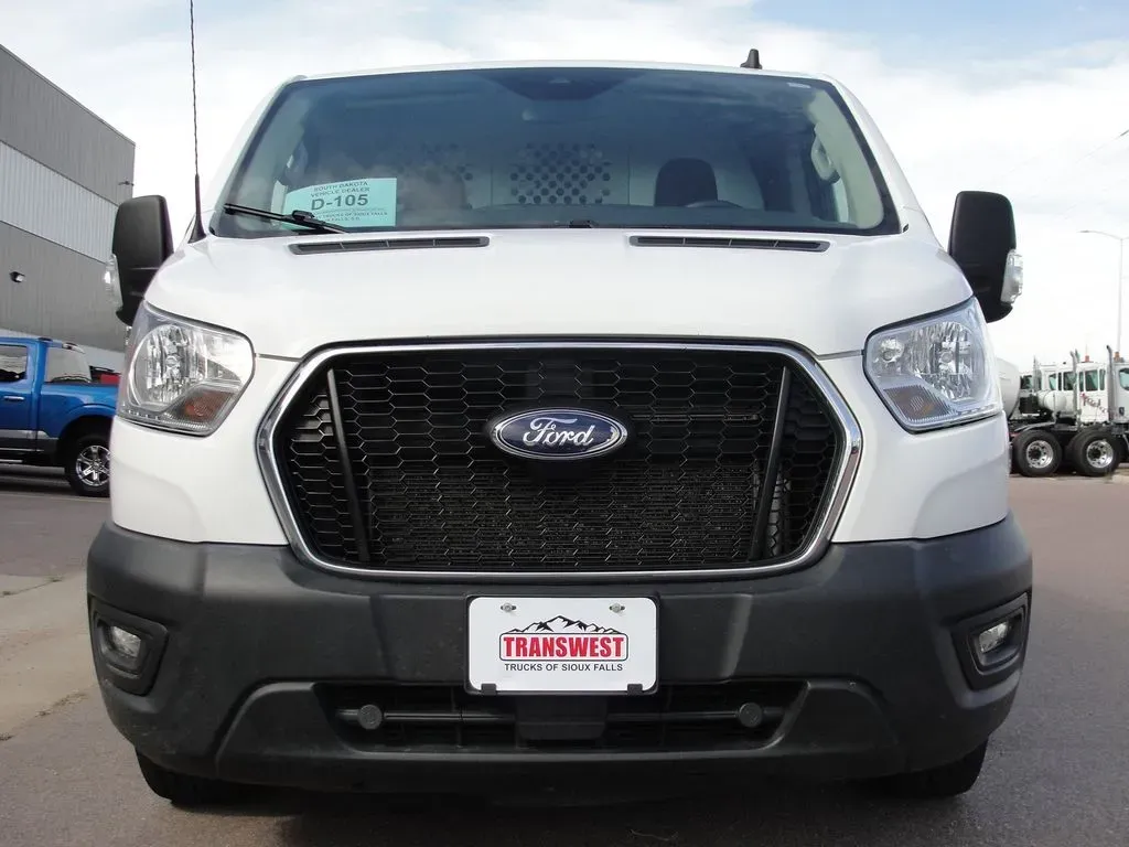 2022 Ford Transit-150 Base | Photo 5 of 13