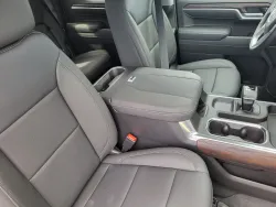 2026 GMC Sierra 1500 SLT | Thumbnail Photo 12 of 26