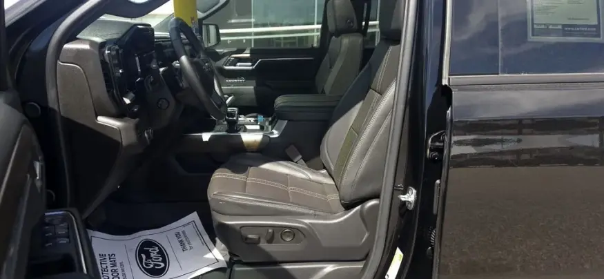 2025 Chevrolet Silverado 1500 | Photo 16 of 35