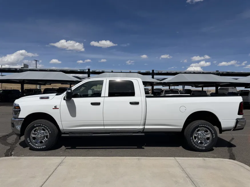 2026 RAM 2500 Tradesman | Photo 4 of 18