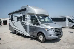 2026 Tiffin Wayfarer 25XPW | Thumbnail Photo 4 of 19