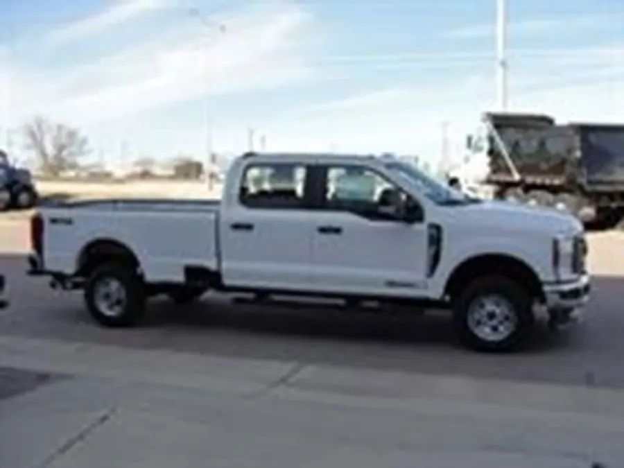 2026 Ford Super Duty F-350 XL | Photo 6 of 18
