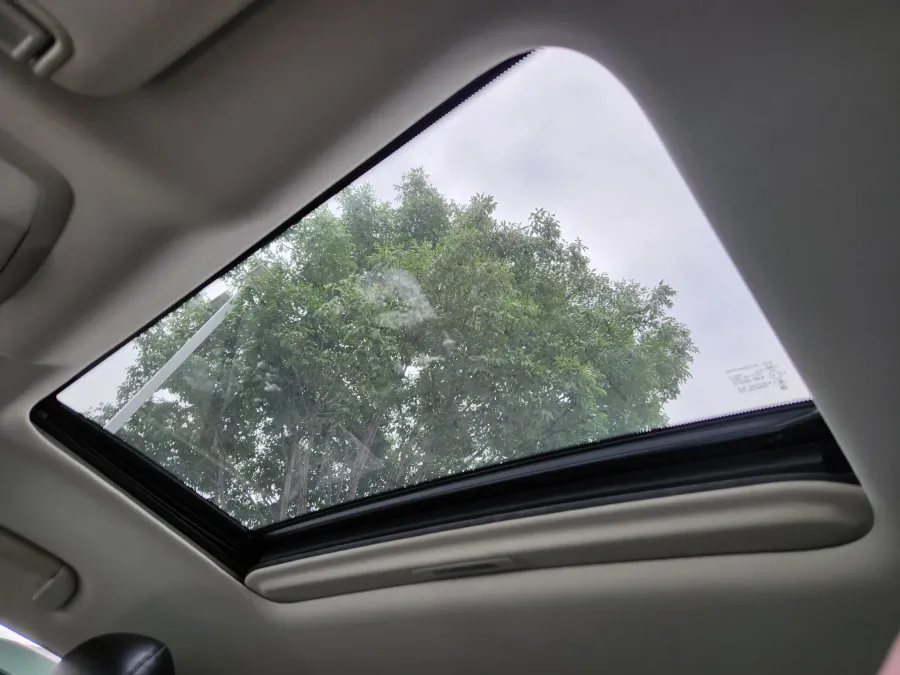 2017 Infiniti QX80 | Photo 32 of 33