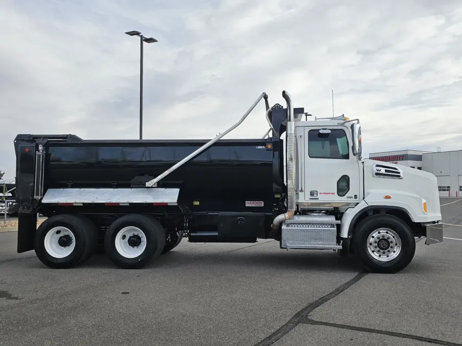 2022 Western Star 4700SB | Photo 8 of 13