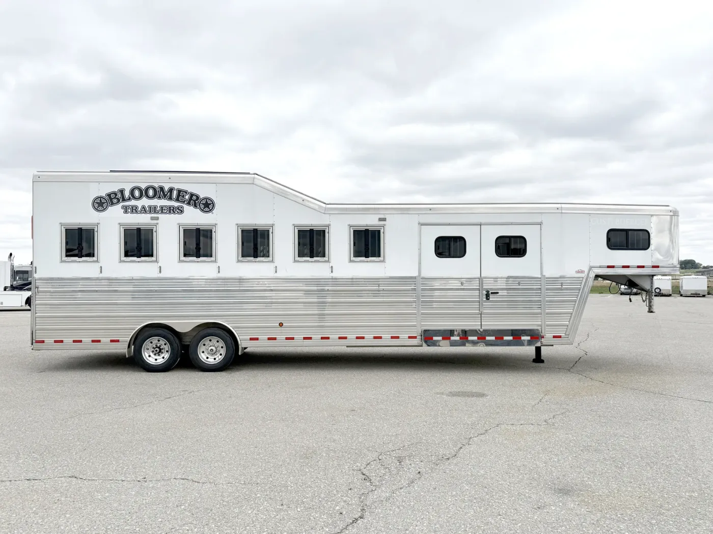 2020 Bloomer 6HGN | Photo 2 of 19