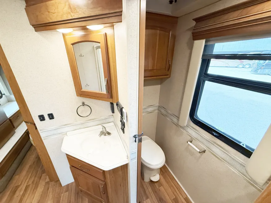 2016 Jayco Seneca 37HJ | Photo 13 of 29